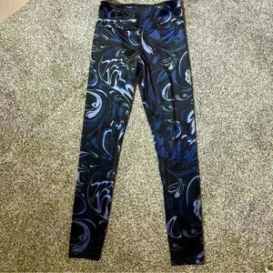 Athleta Elation Velvet Tight Small Paisley Black & Blue - EUC